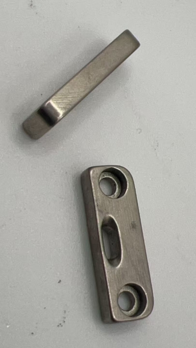 PETIT PLAQUE 3mm A AIGUILLE MACHINE A PILIER 591